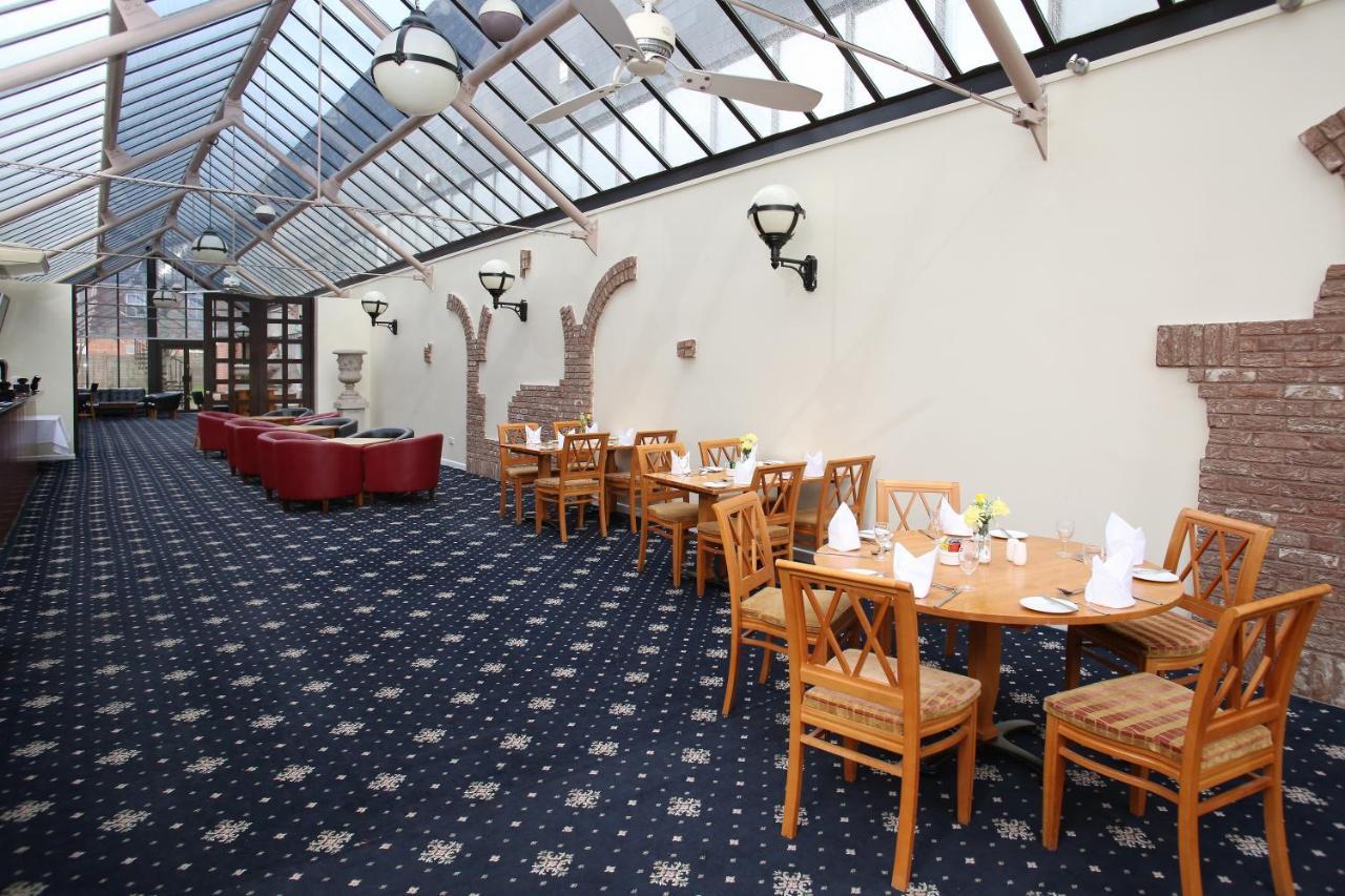 Hermitage Park Hotel Coalville Extérieur photo