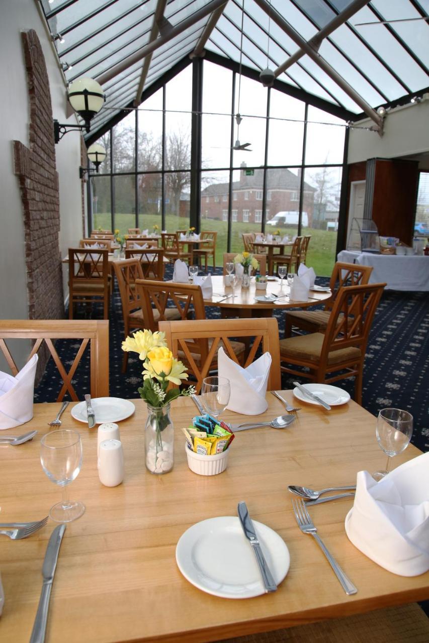 Hermitage Park Hotel Coalville Extérieur photo